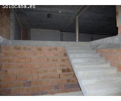 LOCAL DE 330m2 EN ALQUILER EN EL CENTRO DE MANRESA DIÁFANO