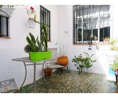 Casa Mata y solar por Camino Nuevo