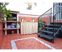 Chalet Adosado en urbanización cerrada zona Teatinos