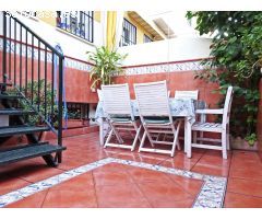 Chalet Adosado en urbanización cerrada zona Teatinos