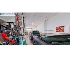 EXCLUSIVO EDIFICIO DE TRES ALTURAS EN ZONA FERIA