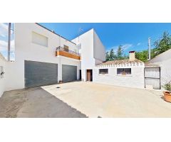 ¡CASA EN AGUAS NUEVAS CON PATIO ENORME!