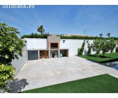 VILLA SEMI INDEPENDIENTE EN LA SIESTA - TORREVIEJA