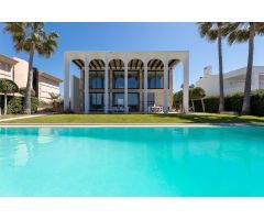 Villa en primera línea de mar, con espectaculares vistas, jardines y piscina - Son Verí Nou
