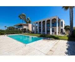 Villa en primera línea de mar, con espectaculares vistas, jardines y piscina - Son Verí Nou