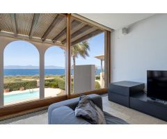 Villa en primera línea de mar, con espectaculares vistas, jardines y piscina - Son Verí Nou