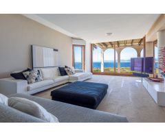 Villa en primera línea de mar, con espectaculares vistas, jardines y piscina - Son Verí Nou
