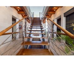 Villa en primera línea de mar, con espectaculares vistas, jardines y piscina - Son Verí Nou