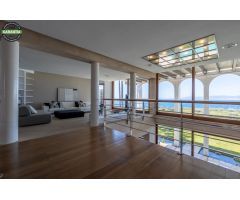 Villa en primera línea de mar, con espectaculares vistas, jardines y piscina - Son Verí Nou