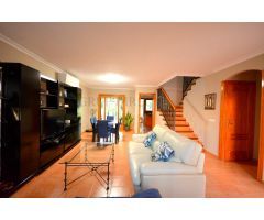 Chalet Adosado, con garaje para 3 coches con 2 terraza, en Son Espanyolet