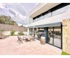 Chalet en Venta en Canovelles, Barcelona
