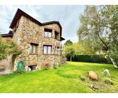 Chalet en Venta en Llívia, Girona