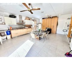 Chalet en Venta en Llagostera, Girona
