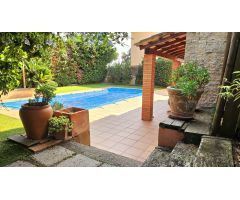 Chalet en Venta en Mont-ras, Girona