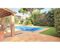 Chalet en Venta en Mont-ras, Girona