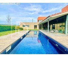 Chalet en Venta en Cervià de Ter, Girona