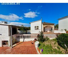 Chalet en Venta en Llagostera, Girona