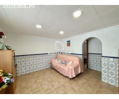 Chalet en Venta en Llagostera, Girona