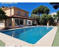 Chalet en Venta en Castelldefels, Barcelona