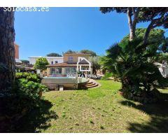 Chalet en Venta en Castelldefels, Barcelona