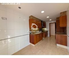 Chalet en Venta en Llagostera, Girona