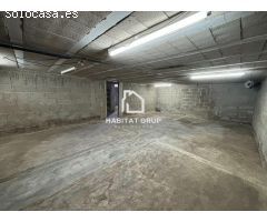 Chalet en Venta en Llagostera, Girona