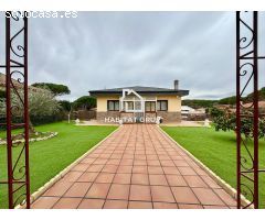 Chalet en Venta en Vidreres, Girona