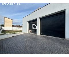 Chalet en Venta en Vidreres, Girona