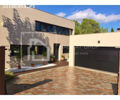 Chalet en Venta en Sant Julià de Ramis, Girona