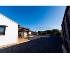 Chalet en Venta en Lajares, Las Palmas