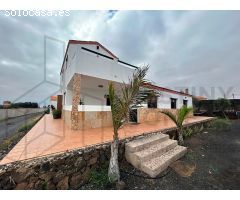 Villa de Lujo en Venta en Lajares, Las Palmas