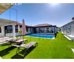 Villa de Lujo en Venta en Corralejo, Las Palmas