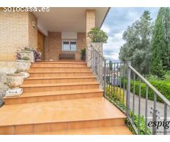 Chalet en Venta en Girona, Girona