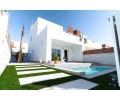 Villa de Lujo en Venta en Pilar de la Horadada, Alicante