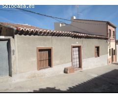 Chalet en Venta en Madrigal de las Altas Torres, Ávila