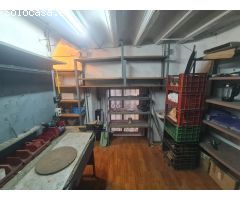 ¡Descubre el potencial de esta joya arquitectónica en el corazón del vibrante barrio de Feria!