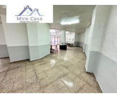 SE VENDE O ALQUILA LOCAL DE DOS PLANTAS, 400 METROS EN TOTAL