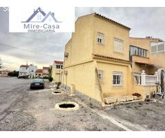 SE VENDE PAREADO ZONA EL OASIS