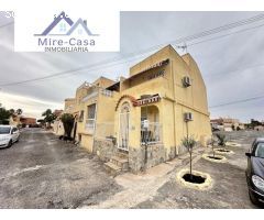 SE VENDE PAREADO ZONA EL OASIS