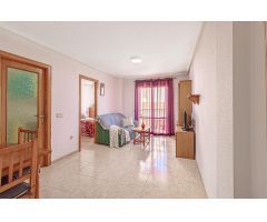 Apartamento con piscina, 2 hab. cocina independiente y garaje