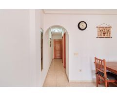 Apartamento con piscina, 2 hab. cocina independiente y garaje