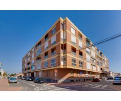APARTAMENTO DE 2 DORMITORIOS CON PISCINA COMUNITARIA Y A 300M DE LA PLAYA