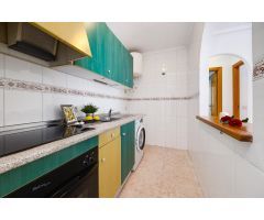 Apartamento de dos dormitorios en residencial con piscina