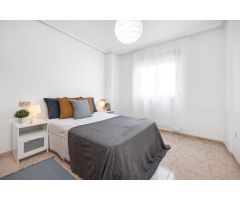 Apartamento de dos dormitorios en residencial con piscina