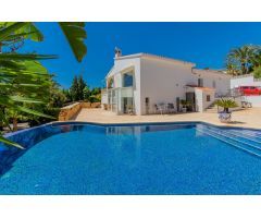Chalet en Venta en la Nucia, Alicante