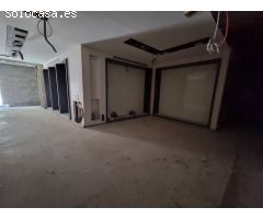 ¡Estupendo local comercial en plena calle Ancha!