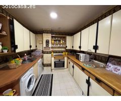 Amplio piso de 4 habitaciones en Avd Virgen del Carmen