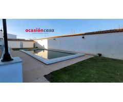 CASA CON PISCINA COMUNITARIA