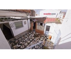CASA HACIENDO ESQUINA EN VENTA