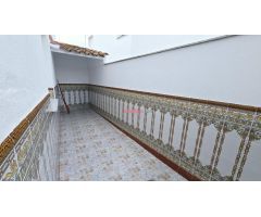 SE ALQUILA  PISO EN EL CENTRO DE POZOBLANCO